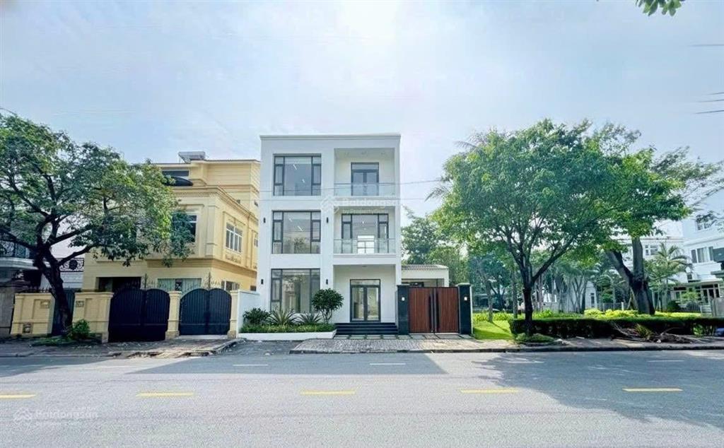 Bán bt siêu hời tại khu phố nam thông i, 68 tỷ, 198m2, góc công viên đường lớn. 0917 554 *** lợi