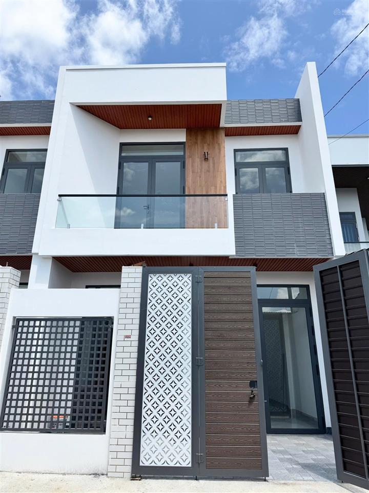 Bán nhà h đơk y wang nối dài, eakao, daklak. dt 78,6m2 2 lầu full nội thất chỉ 2,450 tỷ 0933 566 ***