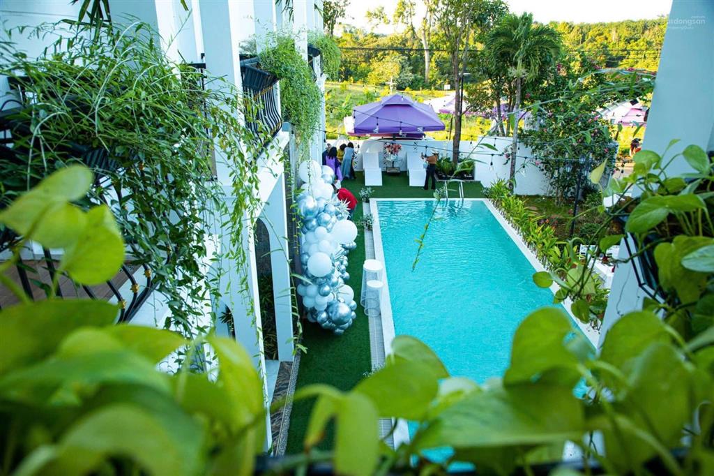 Bán biệt thự ninh hoa cư suê cư mgaả daklak dt 730m2 giá chỉ 13 tỷ xây siêu đẹp view hồ, đồi thông