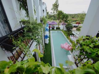 Bán biệt thự ninh hoa cư suê cư mgaả daklak dt 730m2 giá chỉ 13 tỷ xây siêu đẹp view hồ, đồi thông