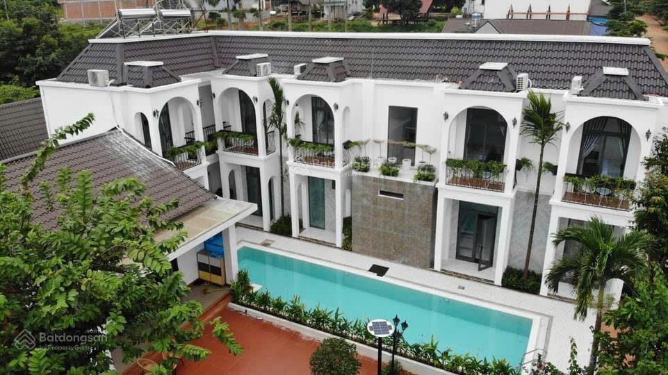 Bán biệt thự ninh hoa cư suê cư mgaả daklak dt 730m2 giá chỉ 13 tỷ xây siêu đẹp view hồ, đồi thông