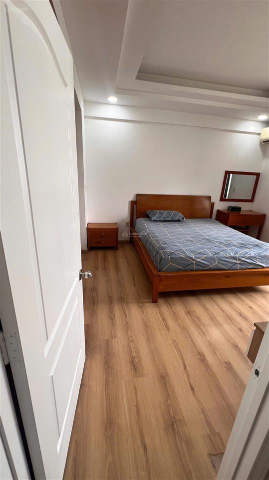 Cần tiền bán gấp căn hộ garden court 1, phú mỹ hưng, dt 143m2, 3pn, nội thất cơ bản, giá bán 14 tỷ