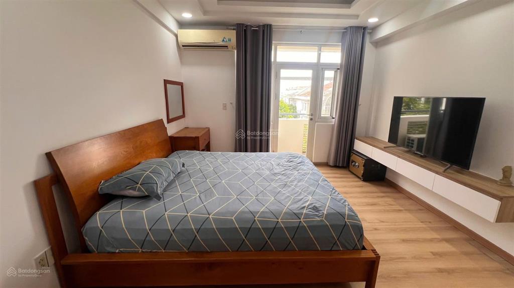 Cần tiền bán gấp căn hộ garden court 1, phú mỹ hưng, dt 143m2, 3pn, nội thất cơ bản, giá bán 14 tỷ