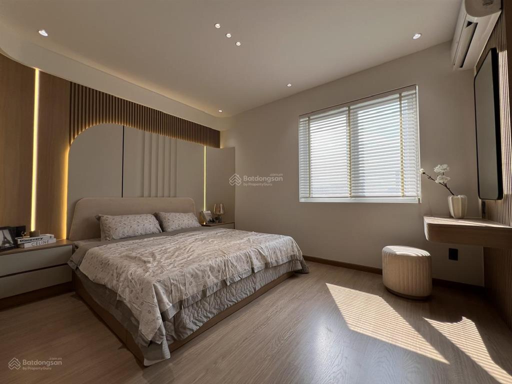 Cần bán căn hộ park view, phú mỹ hưng, diện tích 106m, 3 phòng ngủ, giá bán 8.7 tỷ