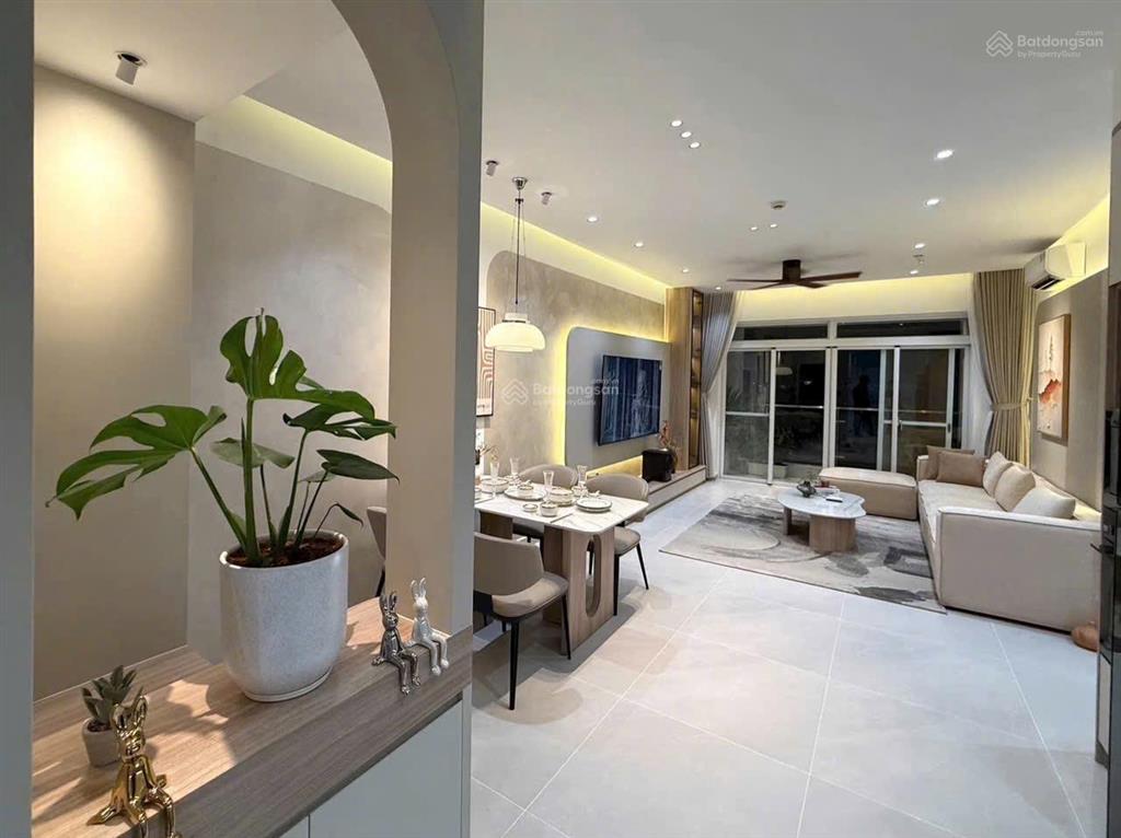 Cần tiền bán gấp riverside residence, phú mỹ hưng, dt 82m, 2pn, 2wc, full nội thất, giá 7.8 tỷ