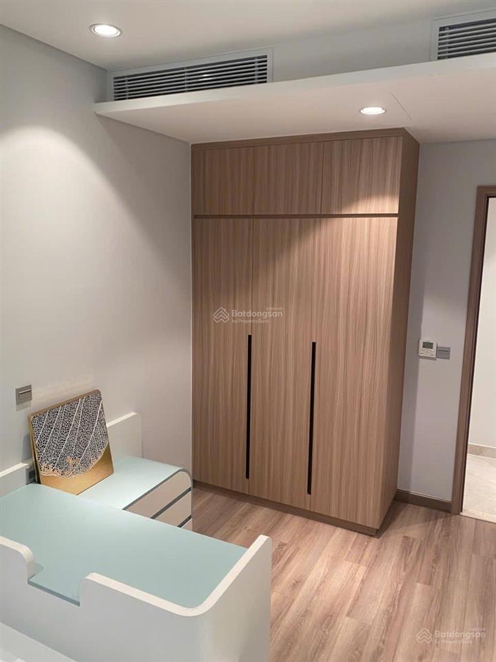 Cần tiền bán gấp căn hộ mỹ khánh 4, phú mỹ hưng, dt 113m, 3pn, tầng cao, view hồ bơi, giá 8,5 tỷ