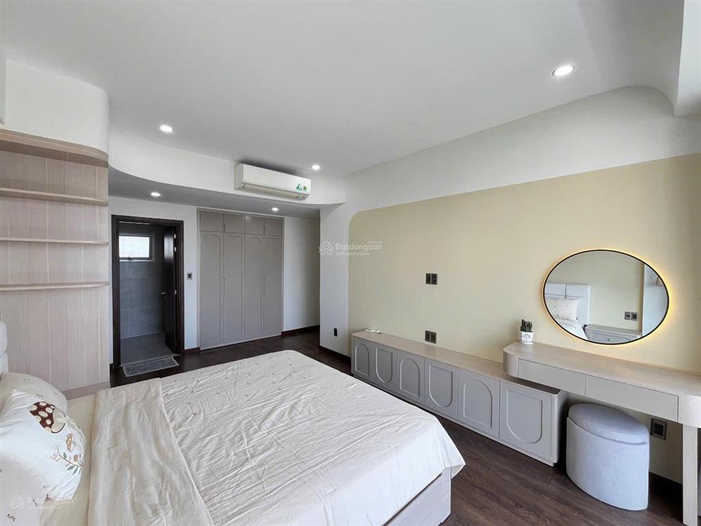 Cần tiền bán gấp căn hộ riverpark 2, dt 133m, nt đầy đủ, giá bán 15 tỷ,  0917 479 ***