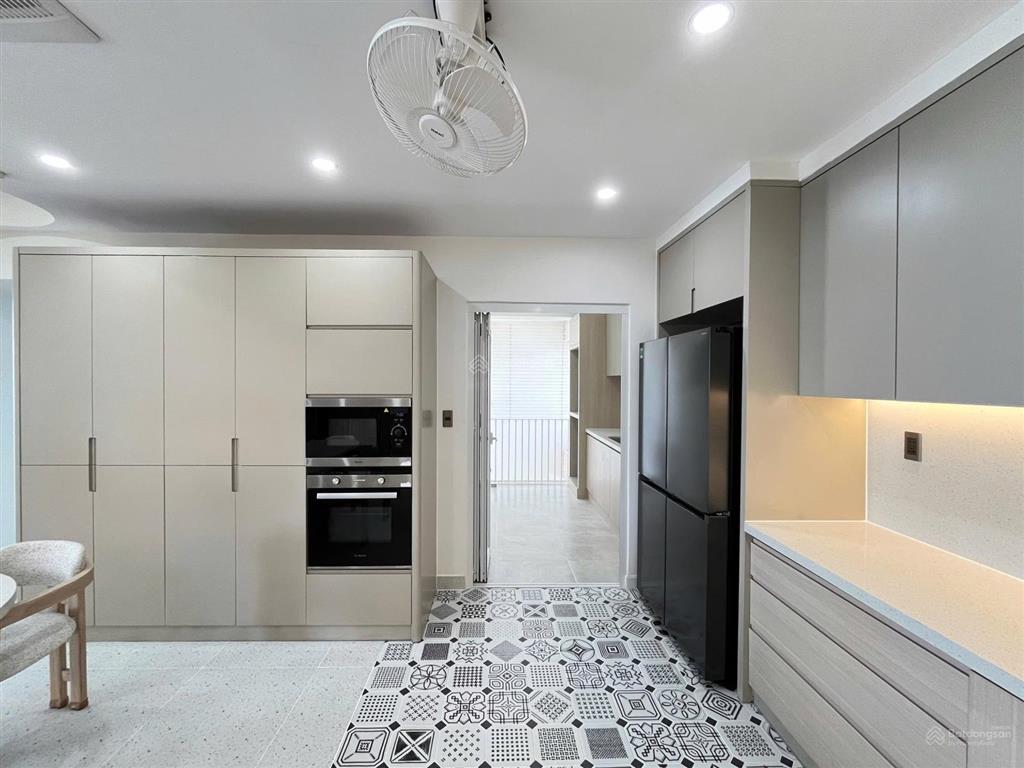 Cho thuê căn hộ garden plaza 2, phú mỹ hưng, dt 140m,3pn,full nt cao cấp, giá 50 triệu/ tháng