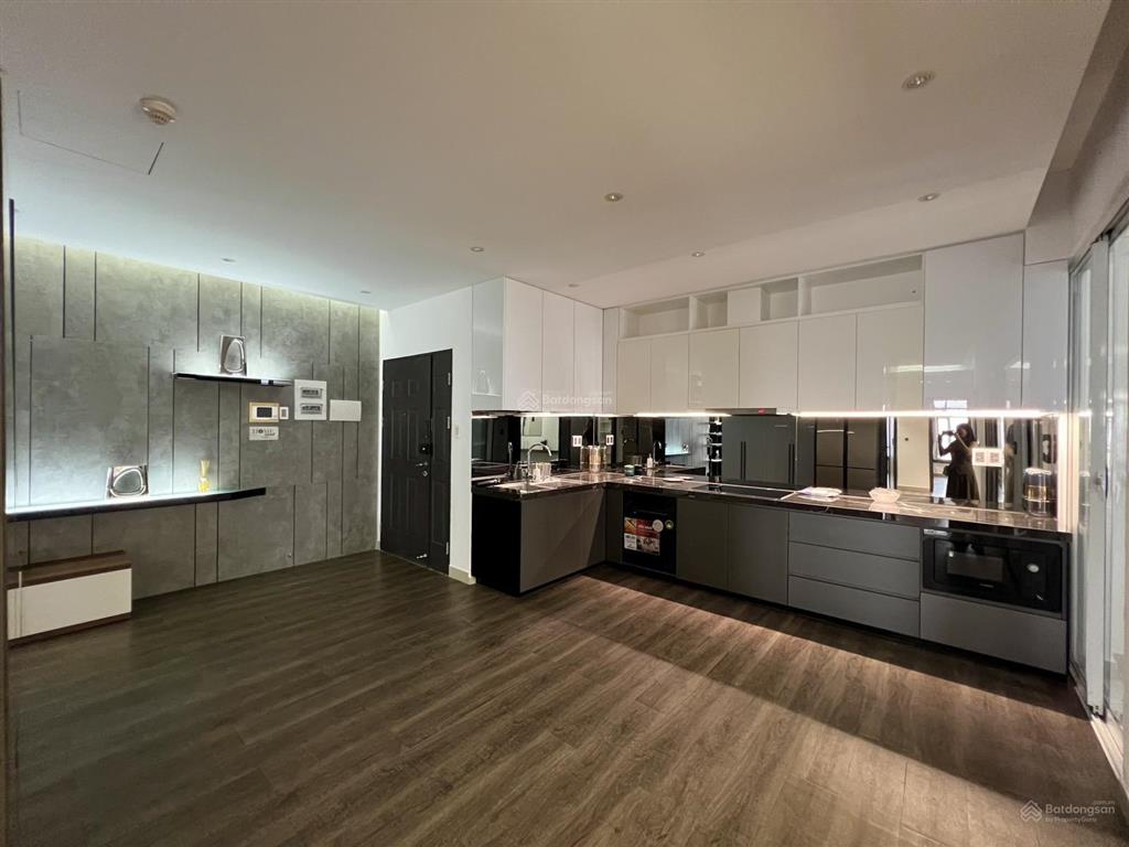 Cần tiền bán gấp căn hộ riverside residence, phú mỹ hưng, dt 180m2, 3pn, 3wc, giá bán 14,9 tỷ