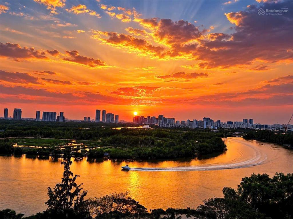 Cần tiền bán gấp căn hộ riverside residence, pmh, dt 139m, 3pn, giá 11.5 tỷ,  0917 479 ***