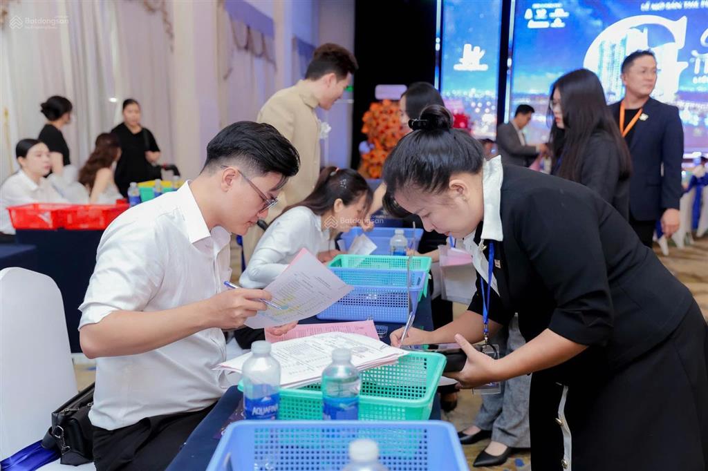 Chỉ từ 2.9 tỷ/căn the peak garden quận 7  ngay ga metro  cách pmh chỉ 500m.  pkd 0937 253 ***