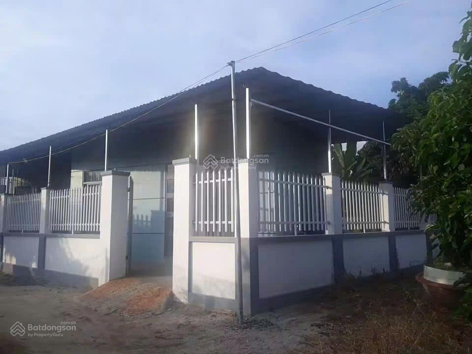 Cho thuê nhà nguyên căn 2pn  gần bx phía nam, chợ diên an  có sân thoáng mát