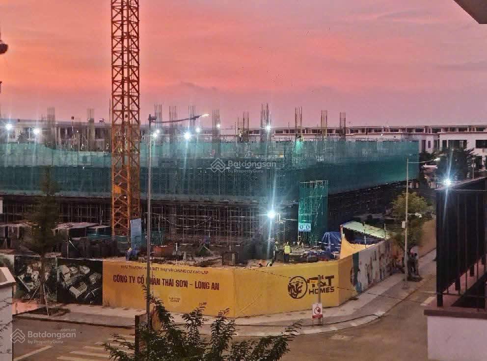 Bán gấp căn biệt thự song lập dự án t&t millenia city long hậu, 200m2, nhận nhà ngay long an