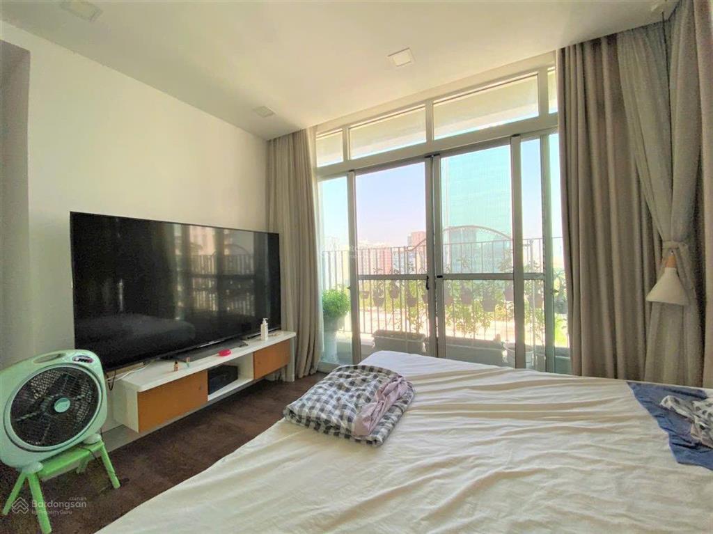 Xuất cảnh bán gấp căn hộ star hill 112m2, 3pn lầu cao, căn góc view quận 1 cực đẹp