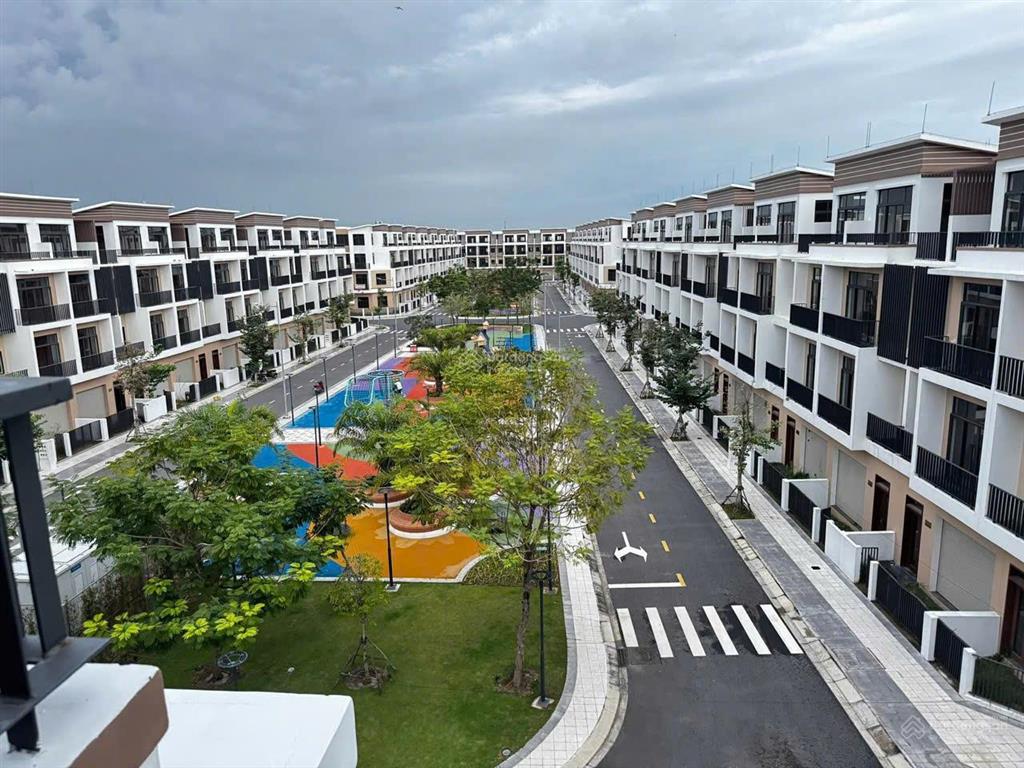 Bán nhanh lk170* căn nhà phố liền kề 100m2 ngay trường mầm non dự án t&t city millennia