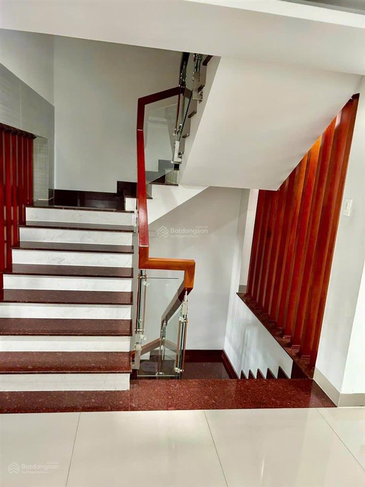 Bán gấp căn nhà phố kinh doanh phú mỹ vạn phát hưng, đường hoàng quốc việt