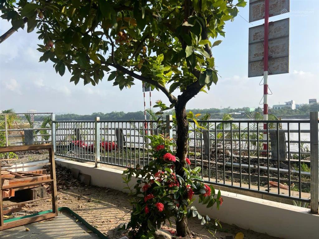 Bán nhà vườn ven sông 277m², 2 tầng, kiến trúc gỗ ngay xã nhơn đức, huyện nhà bè