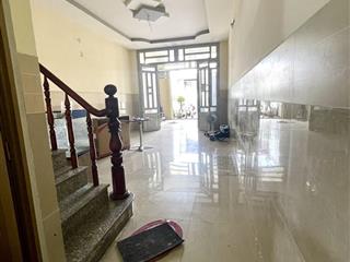 Cực hiếm! nhà oto p15 q8, 4.2x25  3 tầng 4pn 3wc  sân oto trong nhà, giá chỉ 5.2tỷ còn tl!