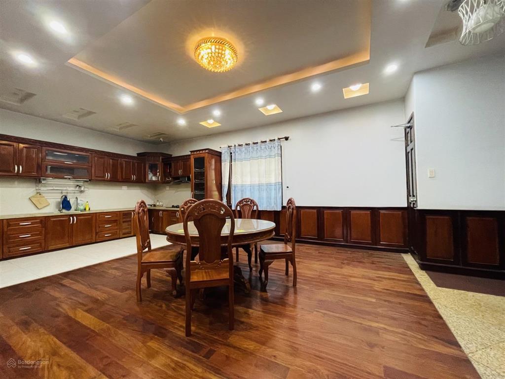 Biệt thự nam hùng vương  13.5x20  đẳng cấp view công viên  full nội thất gỗ  chỉ 100 tr/m2