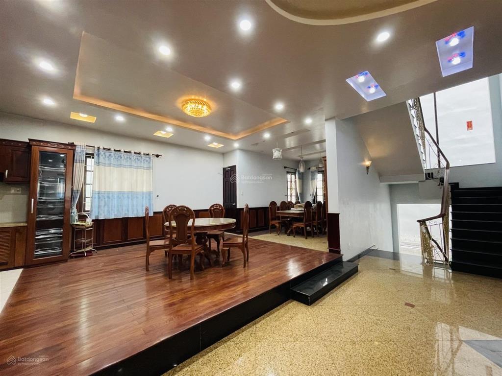 Biệt thự nam hùng vương  13.5x20  đẳng cấp view công viên  full nội thất gỗ  chỉ 100 tr/m2