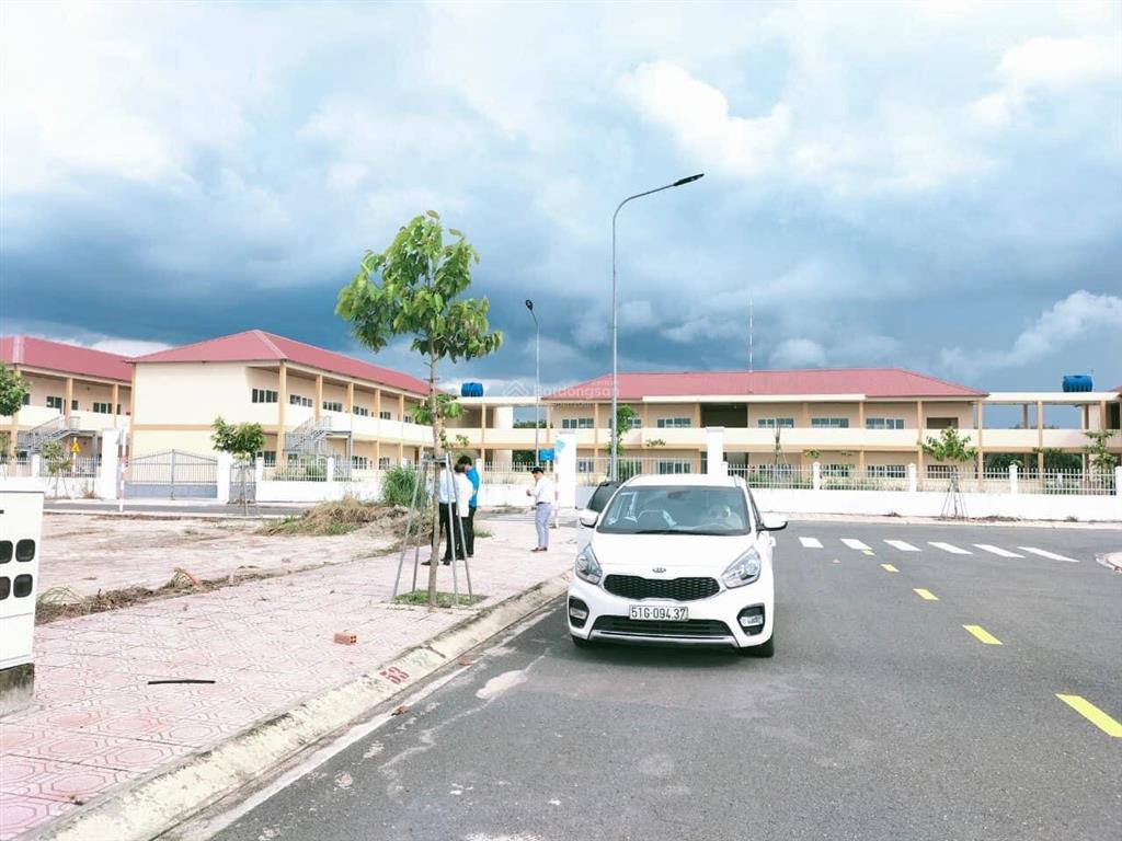 Bán lô đất đẹp nam an ngang 8m, lô kế trường học, 8x16m, điện âm nước máy, chốt ngay!