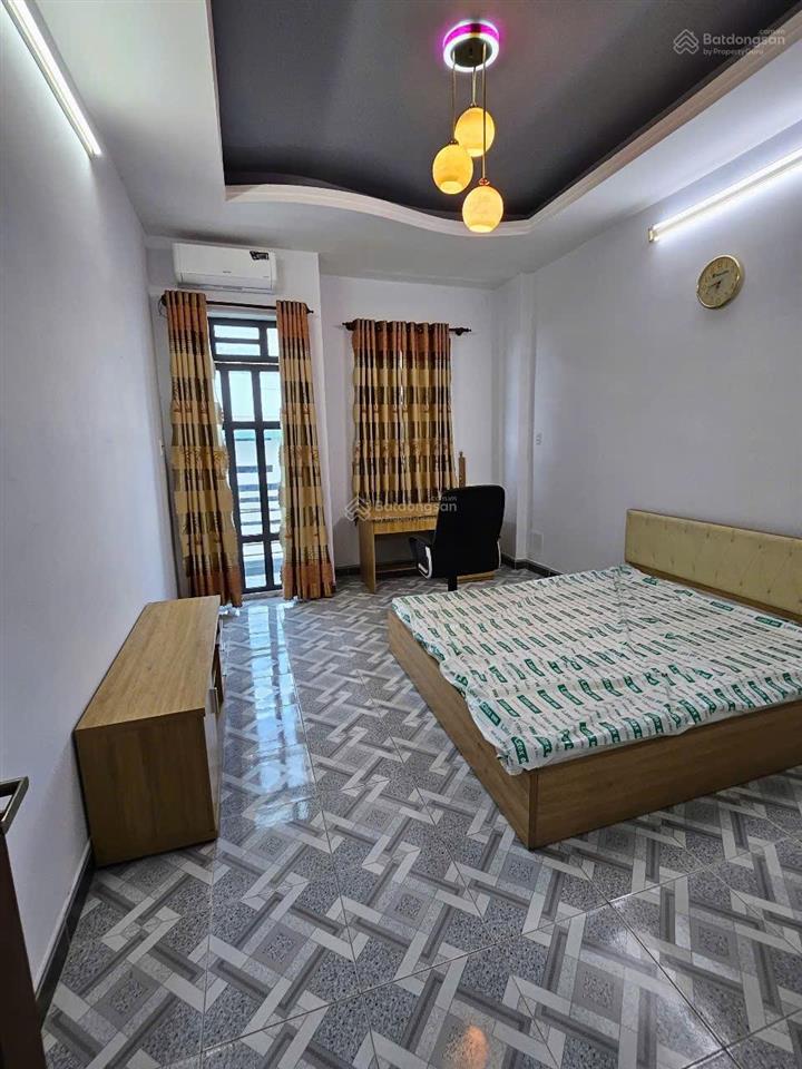 Gấp! cho thuê nhà phú định q8  5pn 3wc  full máy lạnh! phù hợp vp cty hoặc nhà đông người!
