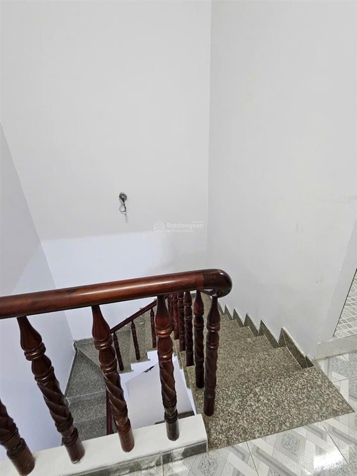 Gấp! cho thuê nhà phú định q8  5pn 3wc  full máy lạnh! phù hợp vp cty hoặc nhà đông người!