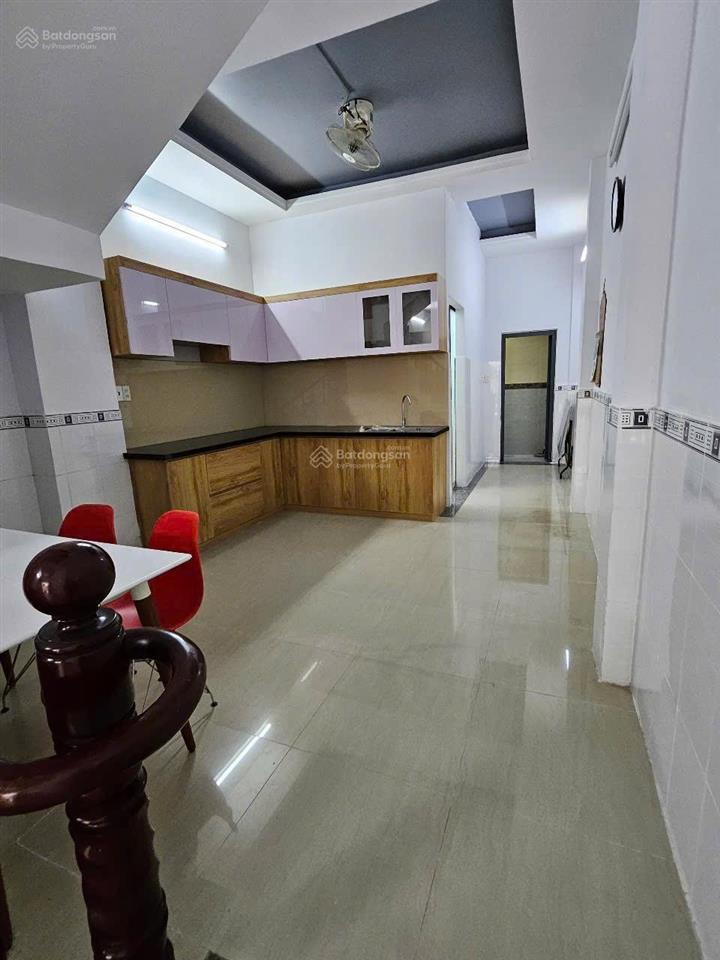 Gấp! cho thuê nhà phú định q8  5pn 3wc  full máy lạnh! phù hợp vp cty hoặc nhà đông người!