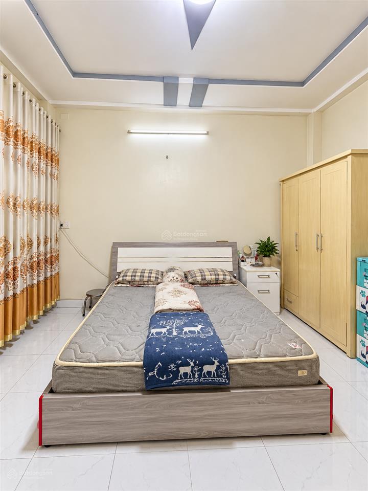 Nhà phú định q8 4.5x14m, 3 tầng đẹp 4pn3wc  chỉ 4.8tỷ thương lượng