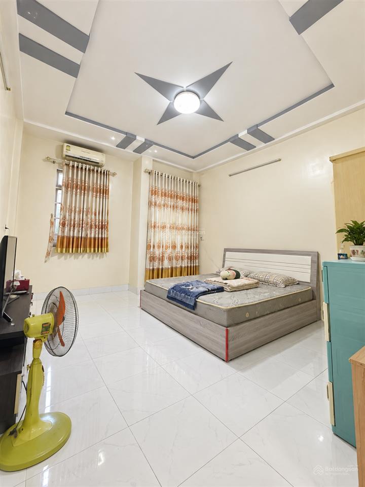 Nhà phú định q8 4.5x14m, 3 tầng đẹp 4pn3wc  chỉ 4.8tỷ thương lượng