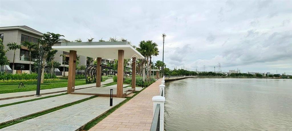 Dinh thự ven sông 300m2 đất (cộng nhận sổ hồng) + 60m2 bờ sông