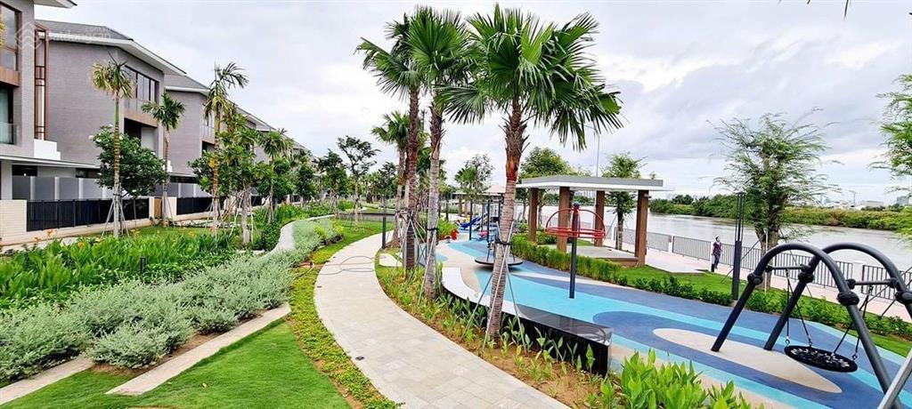 Dinh thự ven sông 300m2 đất (cộng nhận sổ hồng) + 60m2 bờ sông