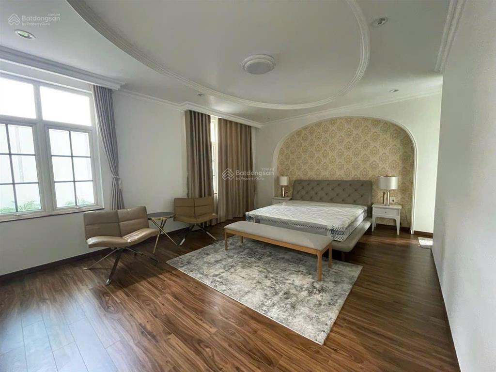 Bán biệt thự góc công viên mỹ phước phú mỹ hưng. nhà mới