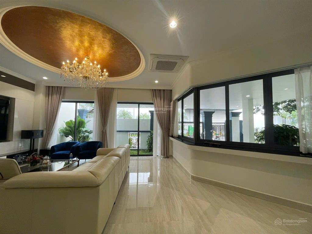 Bán biệt thự góc công viên mỹ phước phú mỹ hưng. nhà mới