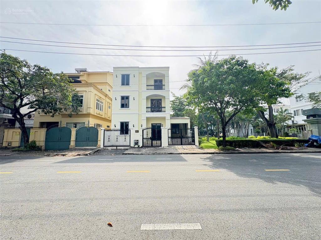 Bán biệt thự nam thông 1 b11 góc công viên dt 11x18m giá 79 tỷ | phú mỹ hưng