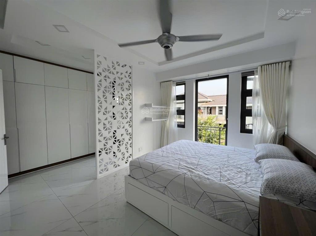 Bán nhà liền kề lavila phước kiển 5.5x17.6m 3 tầng giá 12.99 tỷ