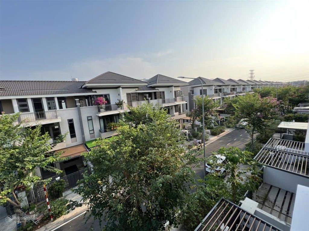 Bán nhà liền kề lavila phước kiển 5.5x17.6m 3 tầng giá 12.99 tỷ