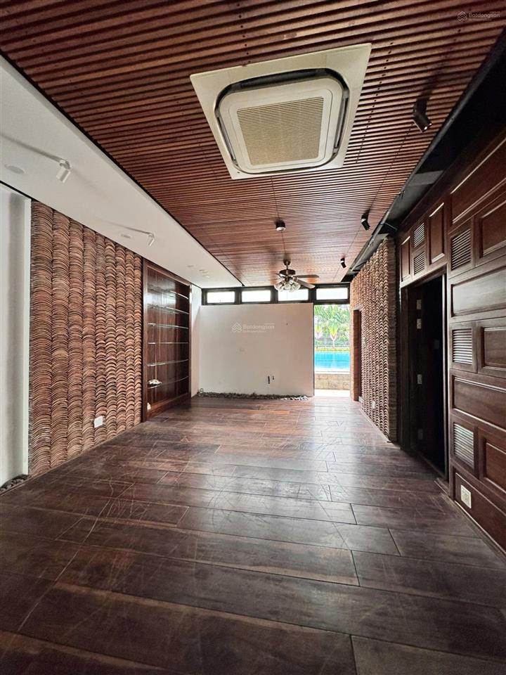 Bán shophouse panorama phú mỹ hưng 141m2 trệt lầu giá 17.8 tỷ