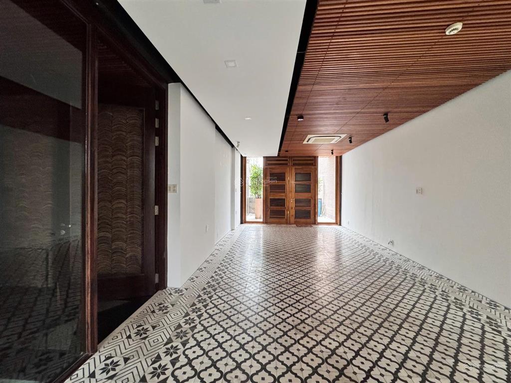 Bán shophouse panorama phú mỹ hưng 141m2 trệt lầu giá 17.8 tỷ