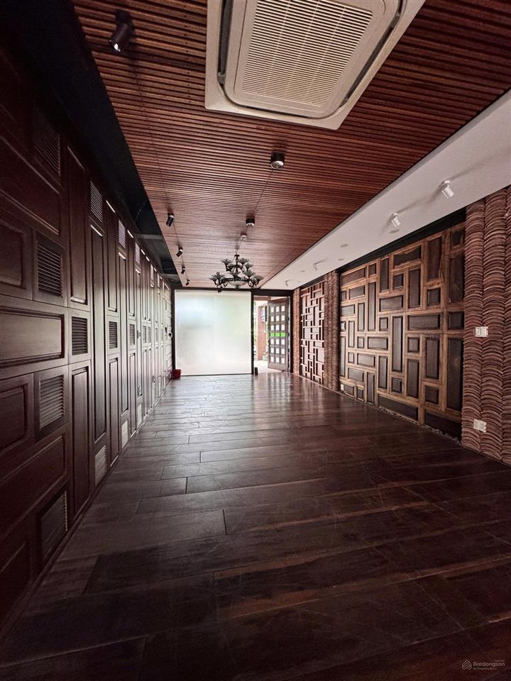 Bán shophouse panorama phú mỹ hưng 141m2 trệt lầu giá 17.8 tỷ