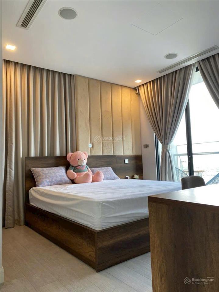 Bán căn hộ vinhomes golden river ba son q1 118m2 tháp a2 lầu 16 view pháo hoa marina giá 31,5 tỷ