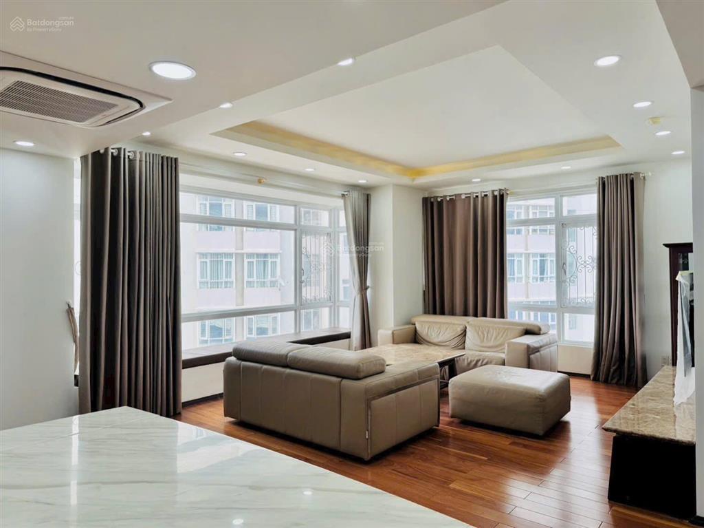 Bán căn hộ riverside residence phú mỹ hưng 4pn 180m view sông có 2 ô xe riêng giá 20,5 tỷ