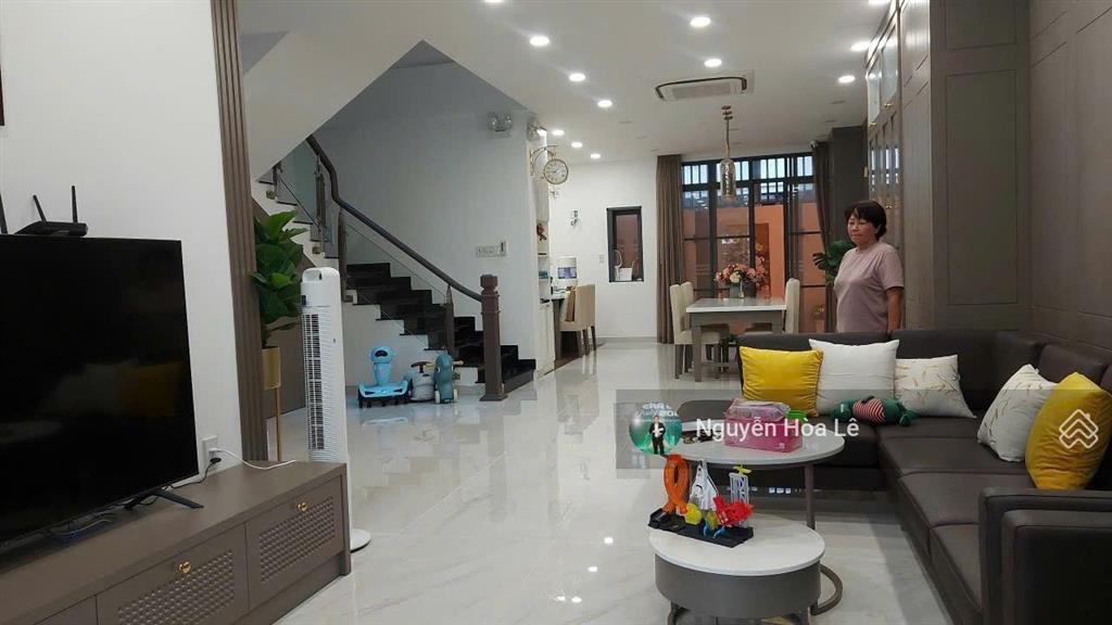 Bán biệt thự nam thông 3 phú mỹ hưng 7x18m 4pn full nt có hđt 65tr giá 48,5 tỷ
