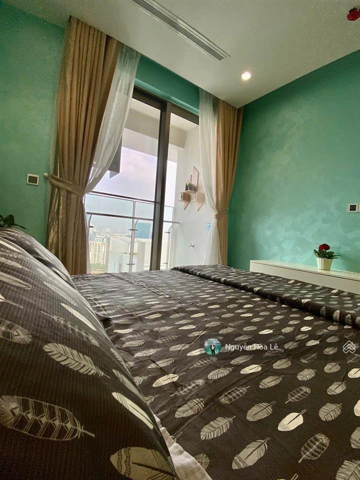 Cho thuê căn hộ midtown m8 the peak 130m2 3pn view sông có ô xe giá 2500 usd