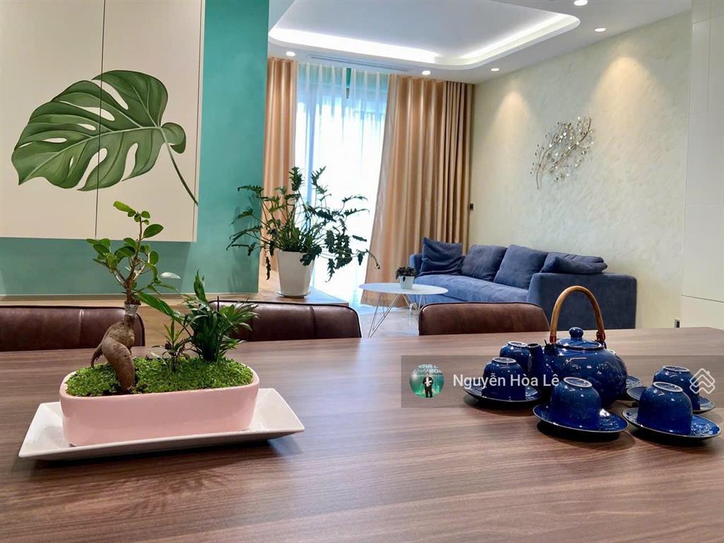 Cho thuê căn hộ midtown m8 the peak 130m2 3pn view sông có ô xe giá 2500 usd