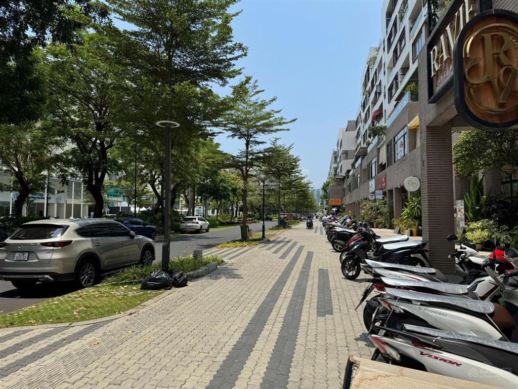 Bán shophouse panorama tôn dật tiên phú mỹ hưng 153m2 có lầu đang cho thuê giá 24 tỷ