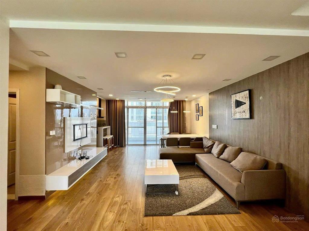 Bán duplex star hill phú mỹ hưng 133m2 3pn lầu 6 có ô xe giá 12,5 tỷ