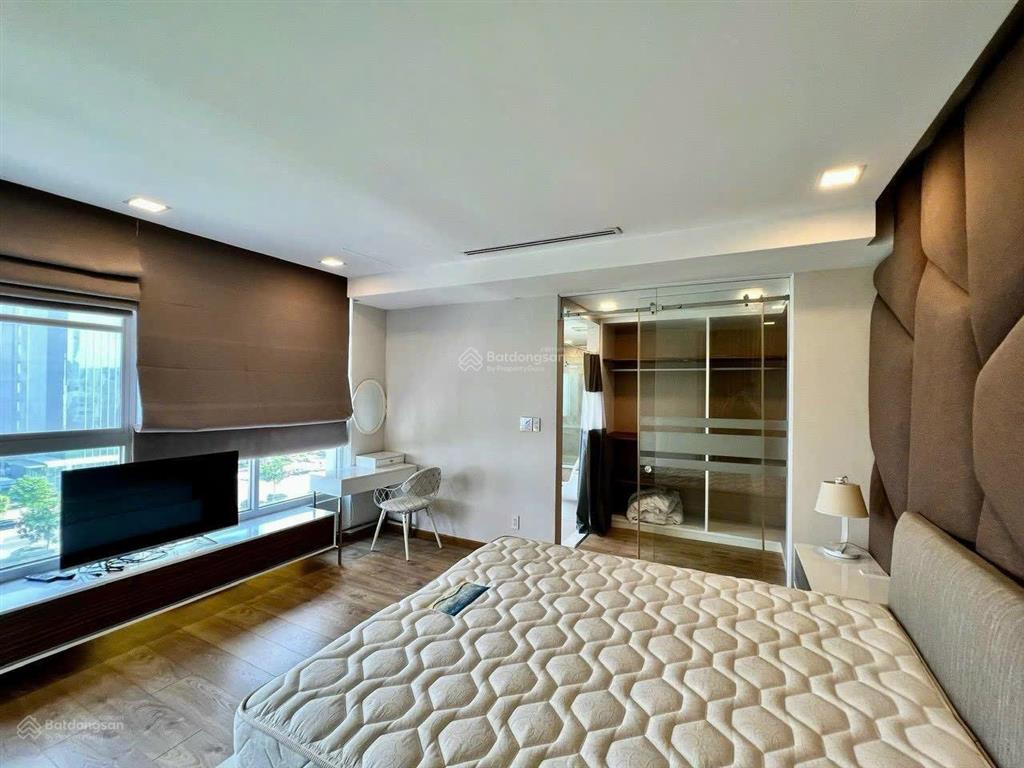 Bán duplex star hill phú mỹ hưng 133m2 3pn lầu 6 có ô xe giá 12,5 tỷ