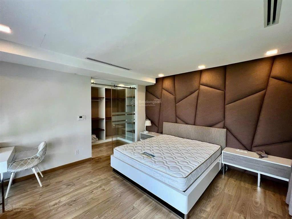 Bán duplex star hill phú mỹ hưng 133m2 3pn lầu 6 có ô xe giá 12,5 tỷ