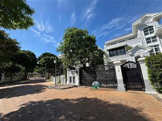 Cho thuê biệt thự chateau 4 phú mỹ hưng 580m2 có hồ bơi hầm 5pn giá ~312tr/th